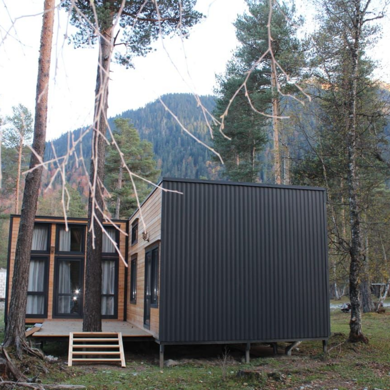 Махар — Дом Коттедж с большой территорией в лесу