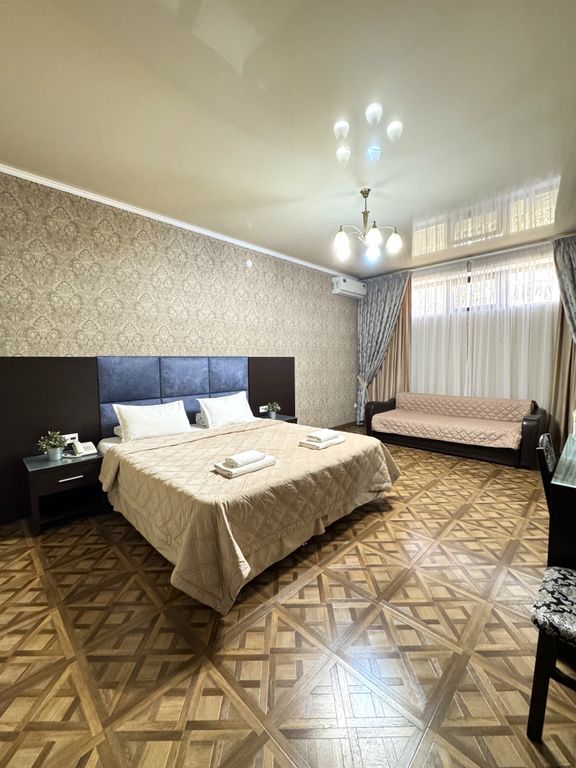 Парадейсон — Четырёхместный номер Семейный  (цокольный этаж)