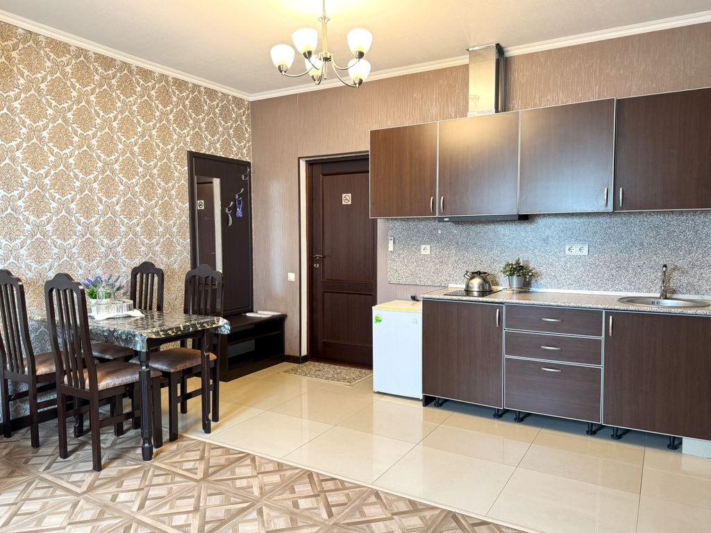 Парадейсон — Апартаменты двухкомнатные с кухней (мансардный 4 этаж)