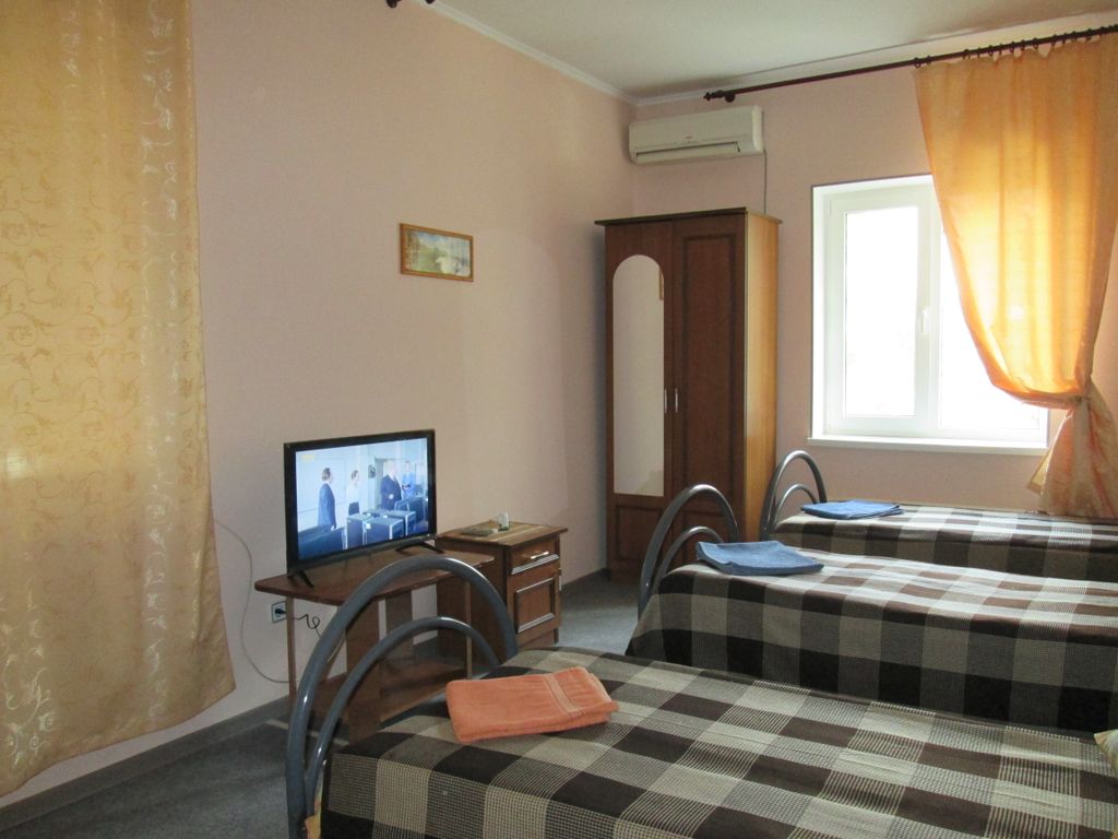 Итальянский дворик — Трёхместный номер стандарт