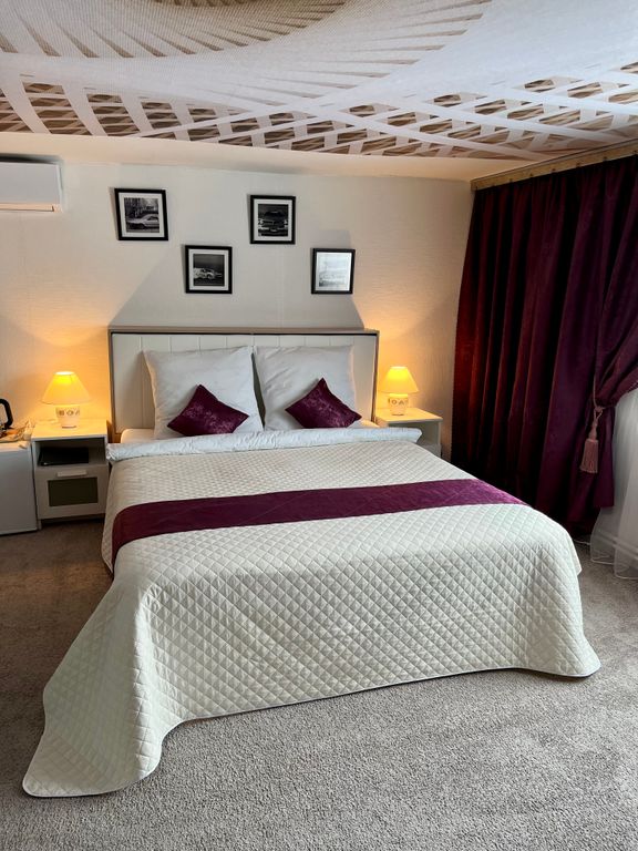 Старый город — Четырёхместный номер комфорт лиловая комната