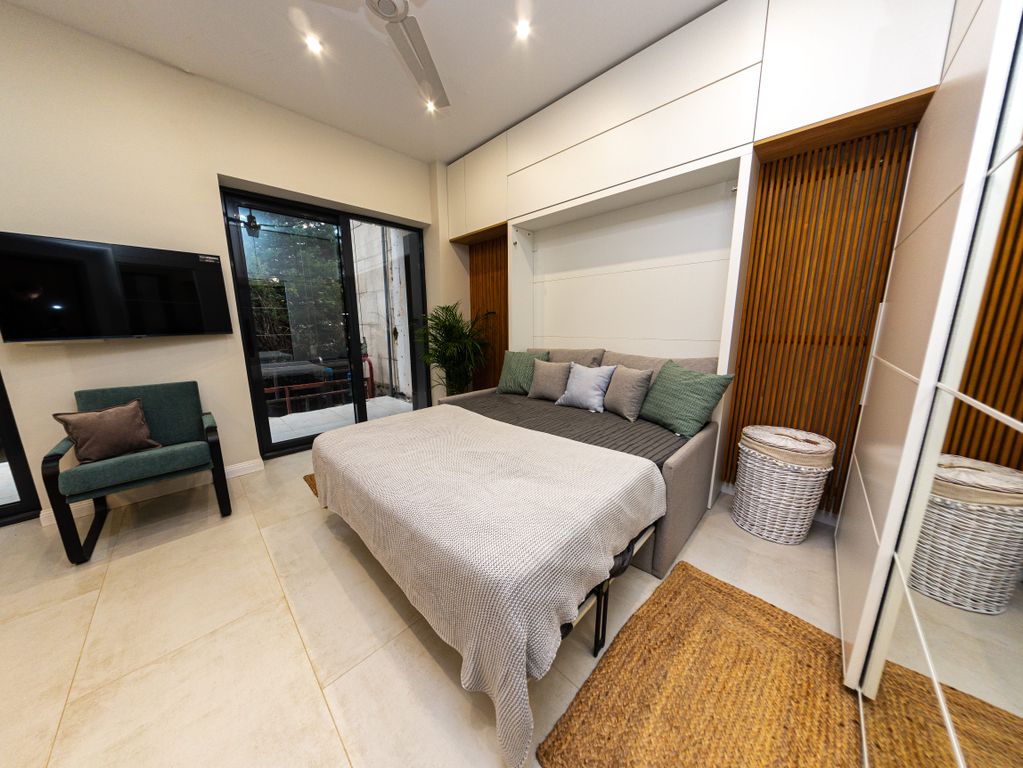 Россиянка — Трёхместный номер junior Suite Sea View с балконом