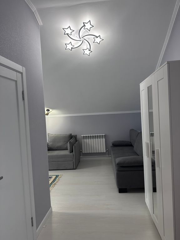 В моменте — Четырёхместный номер улучшенный с видом на горы