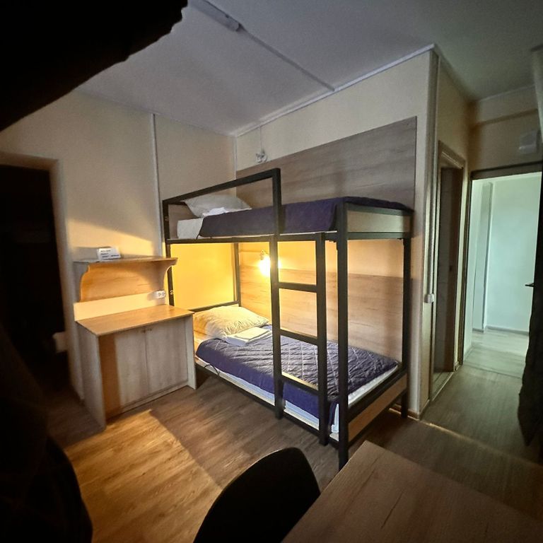 Тук-Тук — Многоместный мужской номер нижнее место