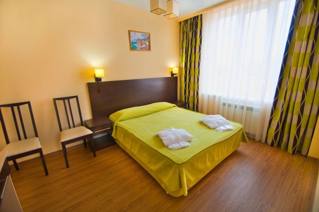 Меридиан-Плаза — Двухместный номер с 1 кроватью люкс двухкомнатный