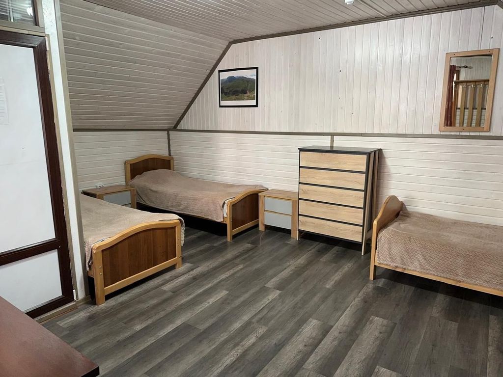 Ушба — Трёхместный номер Комфорт