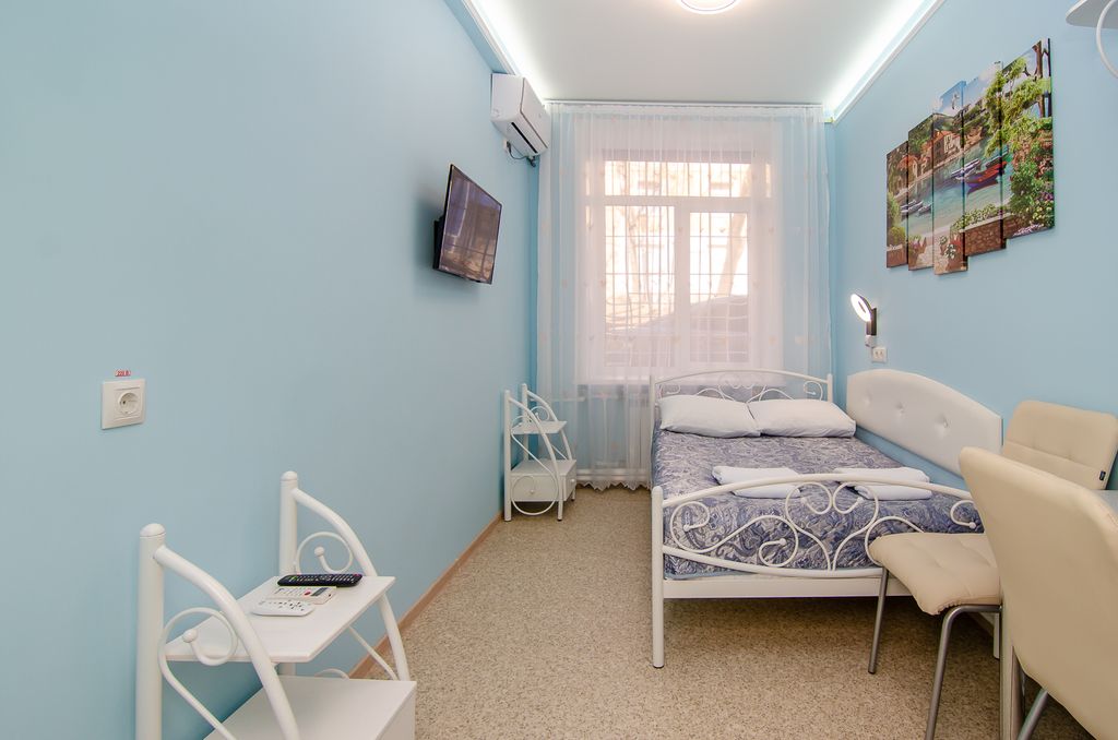 МилСон — Двухместный номер с 1 кроватью с одной полутороспальной кроватью и общим санузлом