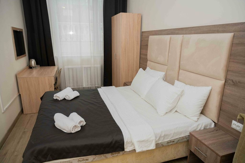 Белый Дом — Семейный номер улучшенный с видом на горы