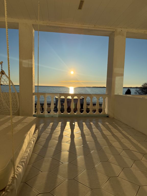 Белый Дом — Четырёхместный номер Полулюкс