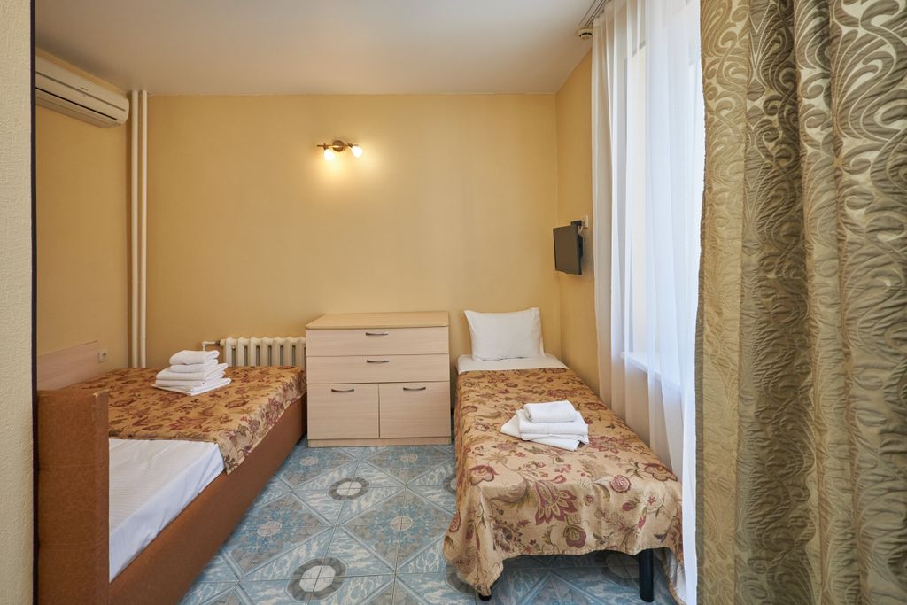 Эв Рошель — Трёхместный номер улучшенный