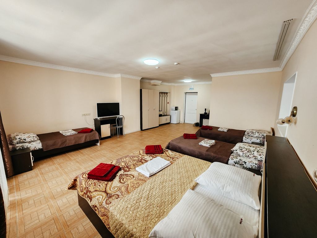 Рубин — Семейный номер пятиместный стандарт