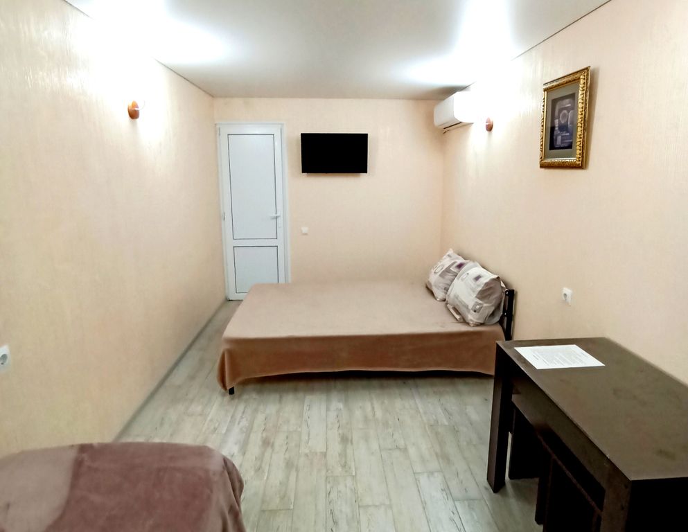 Июль — Трёхместный номер с 2 кроватями (140 и 80)