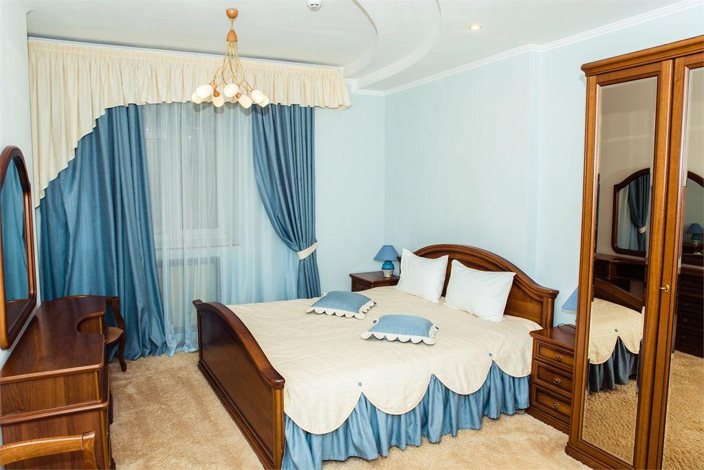 Yarhotel Centre — Четырёхместный номер люкс
