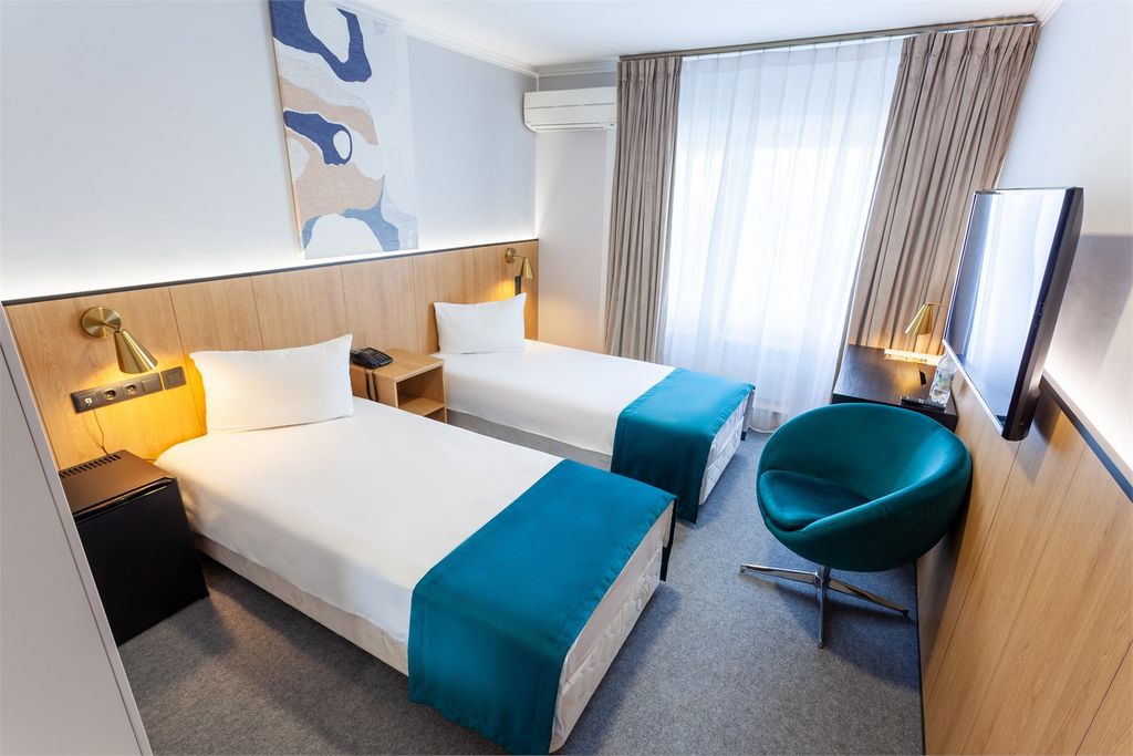 Интурист — Двухместный номер с 2 отдельными кроватями стандарт