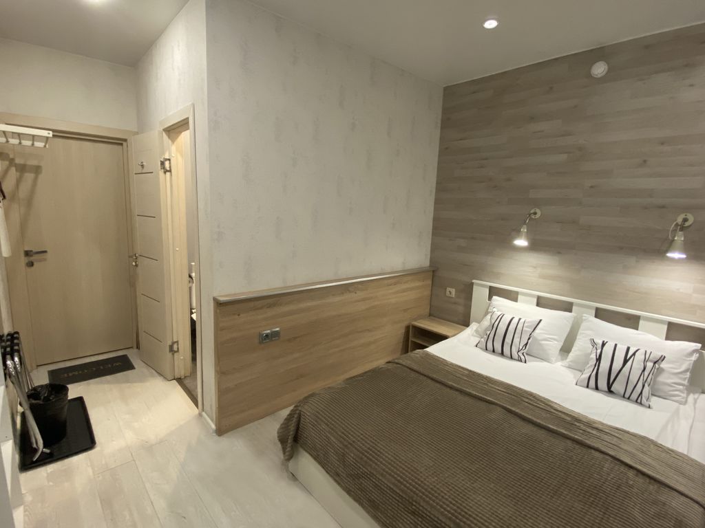 812 — Двухместный номер с 1 кроватью улучшенный