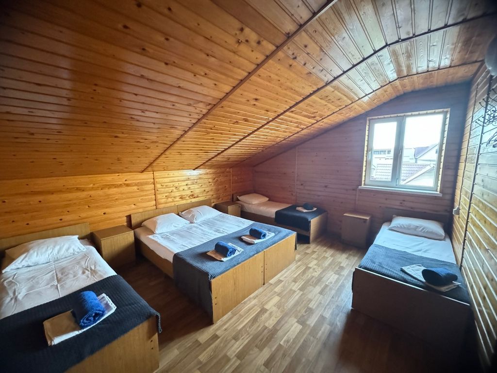 Эверест — Семейный номер пятиместный эконом