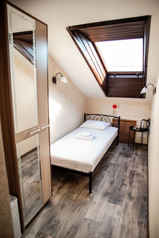 Эверест — Одноместный номер эконом класса (5 этаж без лифта)