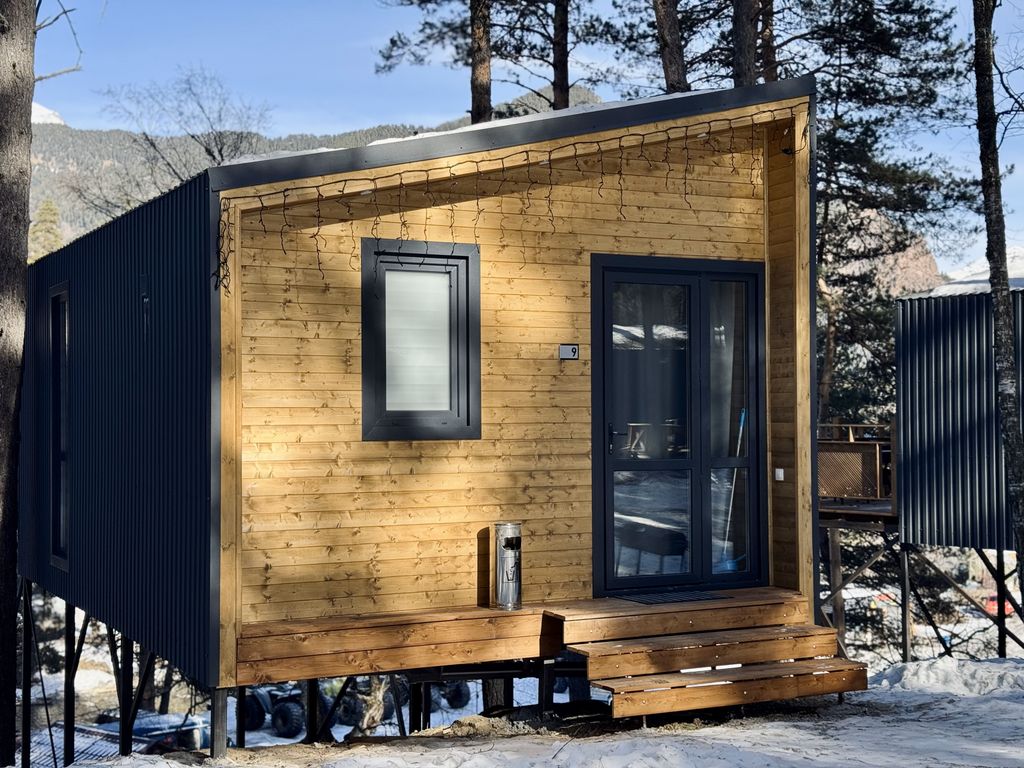 Melide — Трёхместный номер улучшенный с видом на горы