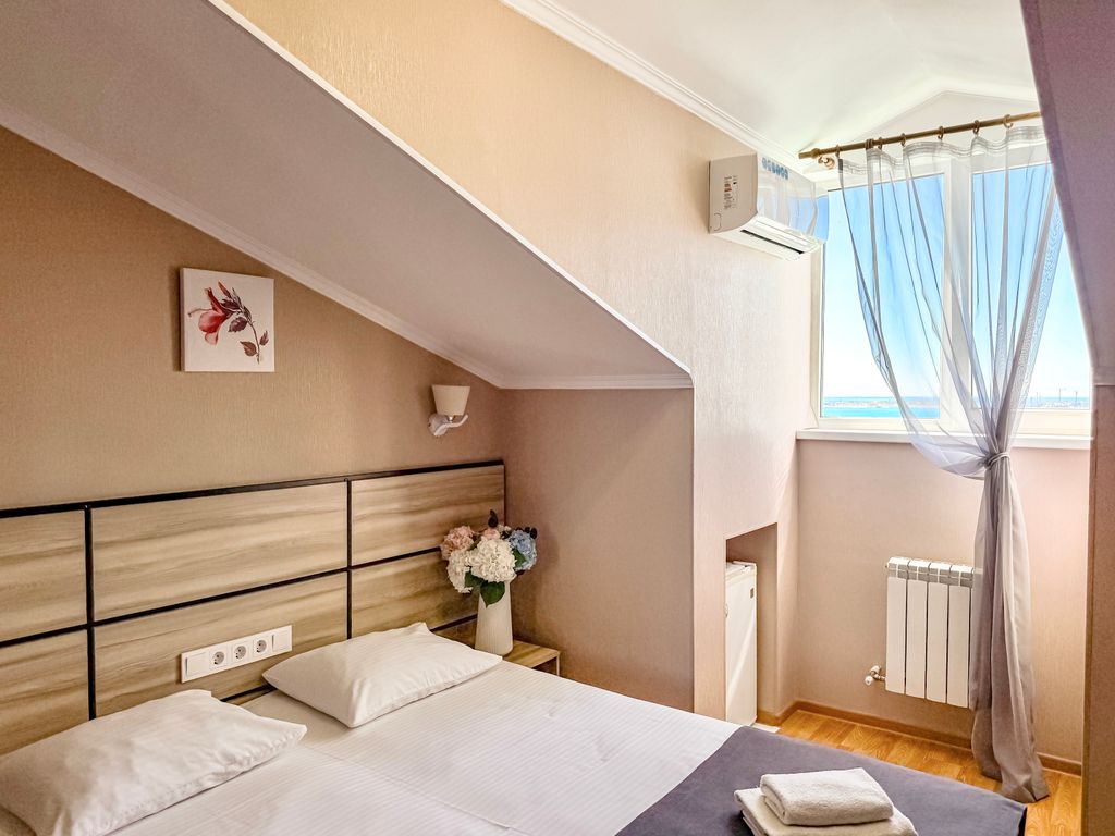 Ной + — Двухместный номер с 1 кроватью стандарт с видом на город