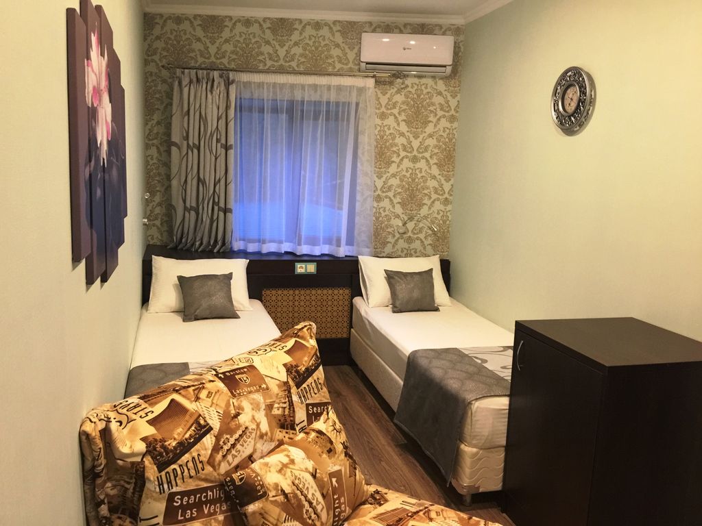 Людмила — Двухместный номер с 2 отдельными кроватями улучшенный