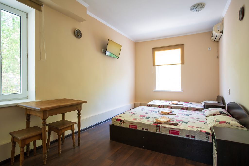 У Александра — Трёхместный номер стандарт