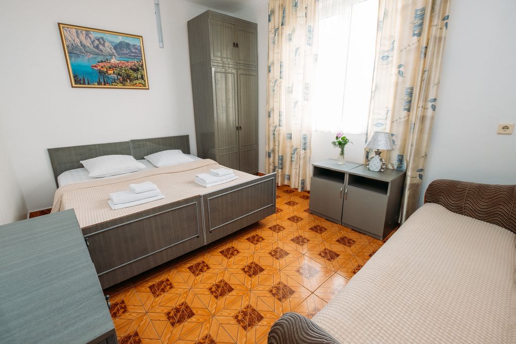 Поющие в Терновнике — Трёхместный номер Студия  с мини-кухней