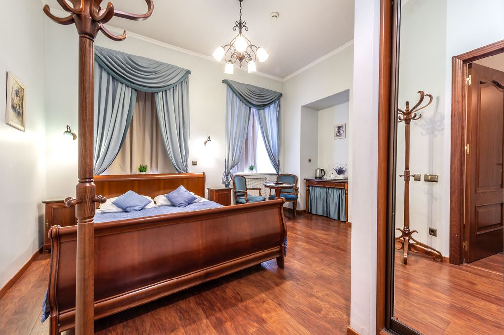 Времена Года — Двухместный номер с 1 кроватью улучшенный