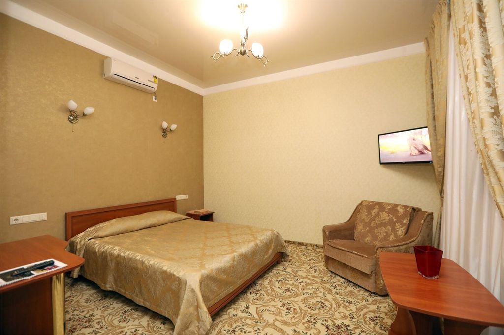 Звезда — Трёхместный номер стандарт №13