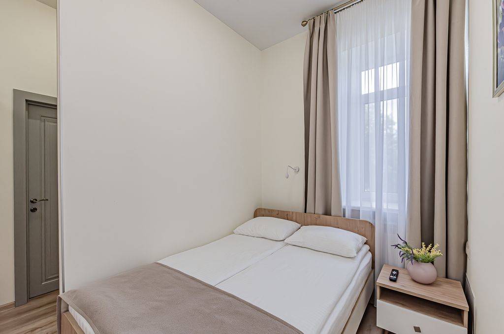 Николай Гоголь — Апартаменты Комфорт с кроватью-чердак 12м2