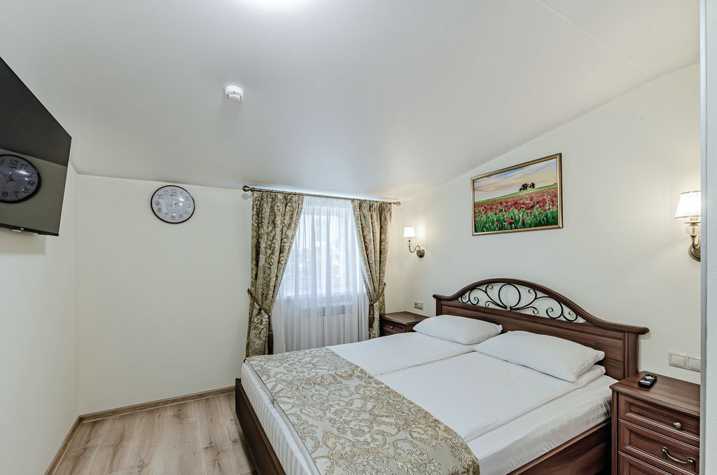 Николай Гоголь — Апартаменты люкс на 2 этаже