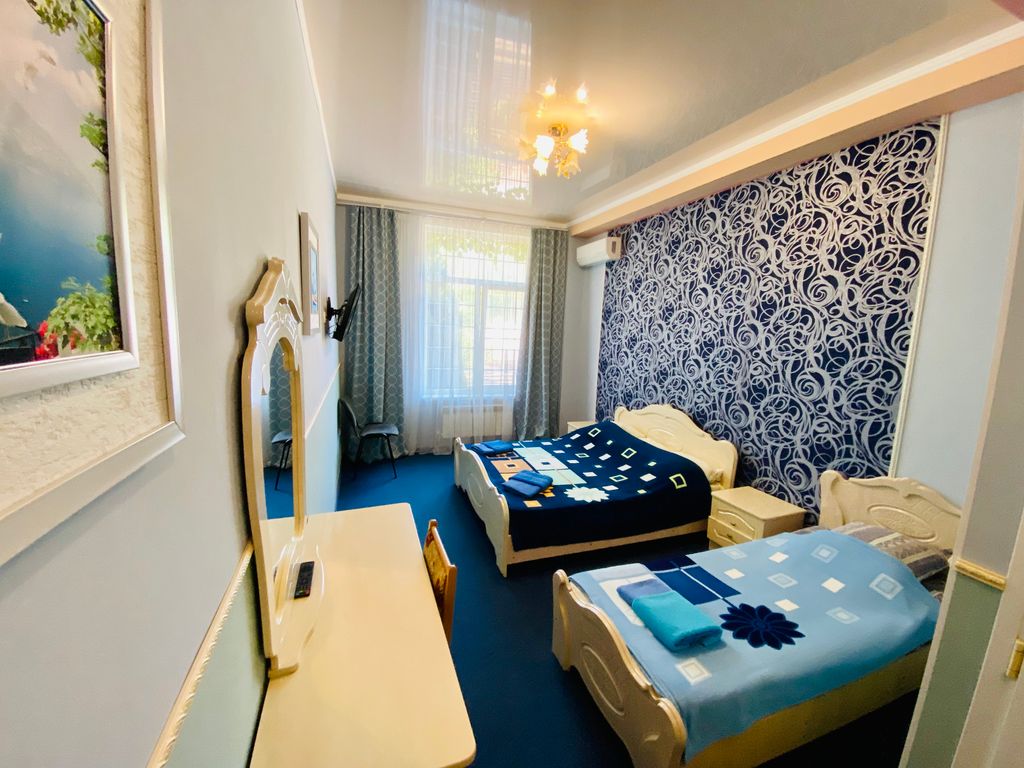 София — Четырёхместный номер Двухкомнатный номер стандарт без балкона