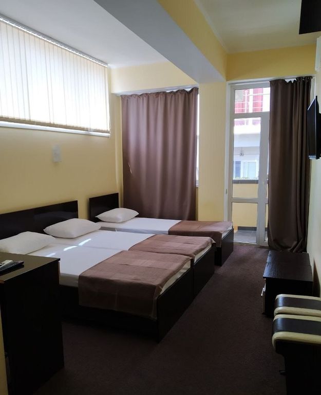 Палуба — Трёхместный номер  с балконом