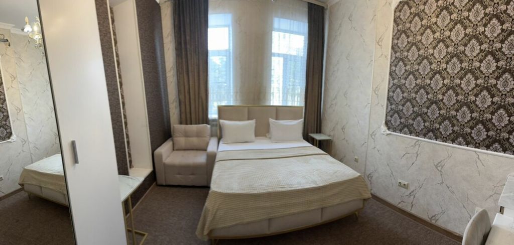 СултанЛюкс — Семейный номер двухкомнатный на первом этаже №2