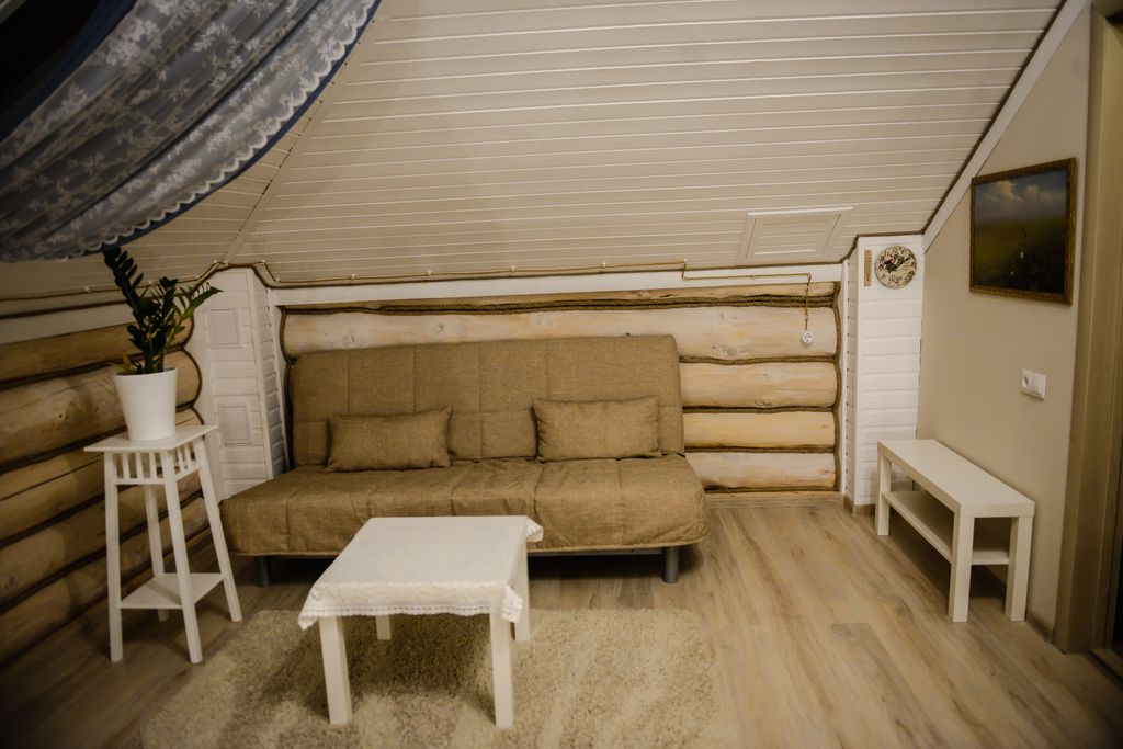 Дом Каушчи — Четырёхместный номер улучшенный комфорт плюс (мансарда)