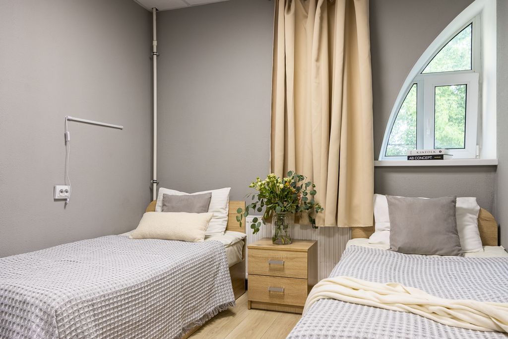 Номера на Балтийской — Двухместный номер с 2 отдельными кроватями и собственной ванной Стандартный