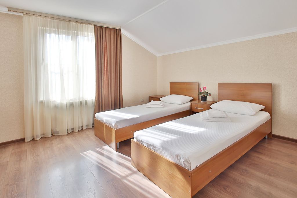 Бастион — Двухместный номер с 2 отдельными кроватями (одноместными)