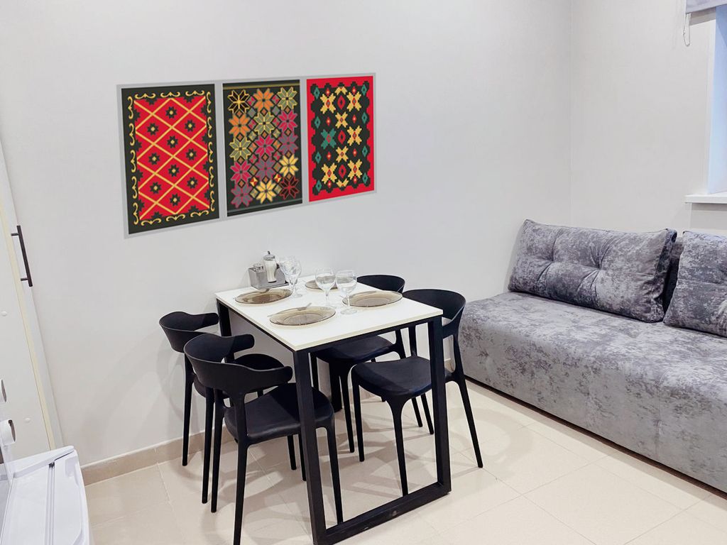 Гоголя 12 — Четырёхместный номер эконом с видом на достопримечательности