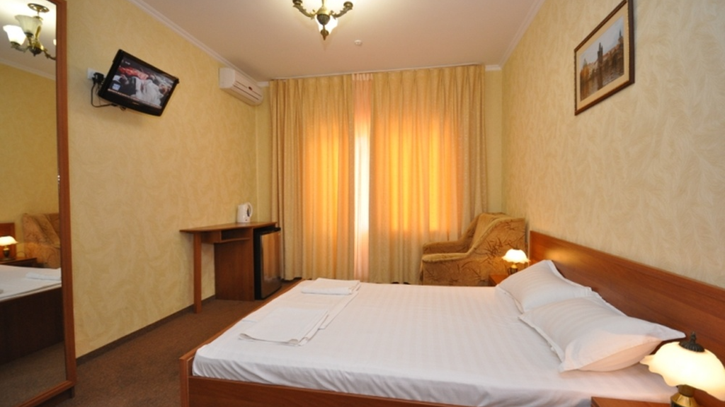 Прага — Трёхместный номер стандарт с балконом