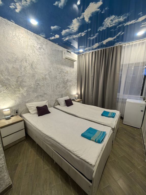 На Прямой — Двухместный номер с 2 отдельными кроватями стандарт