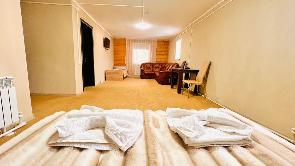 Гранд Алтай — Апартаменты семейный пятиместный (Дом Катунь)