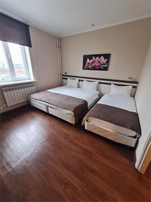 Карат — Семейный номер с одной двухспальной и одной односпальной кроватями