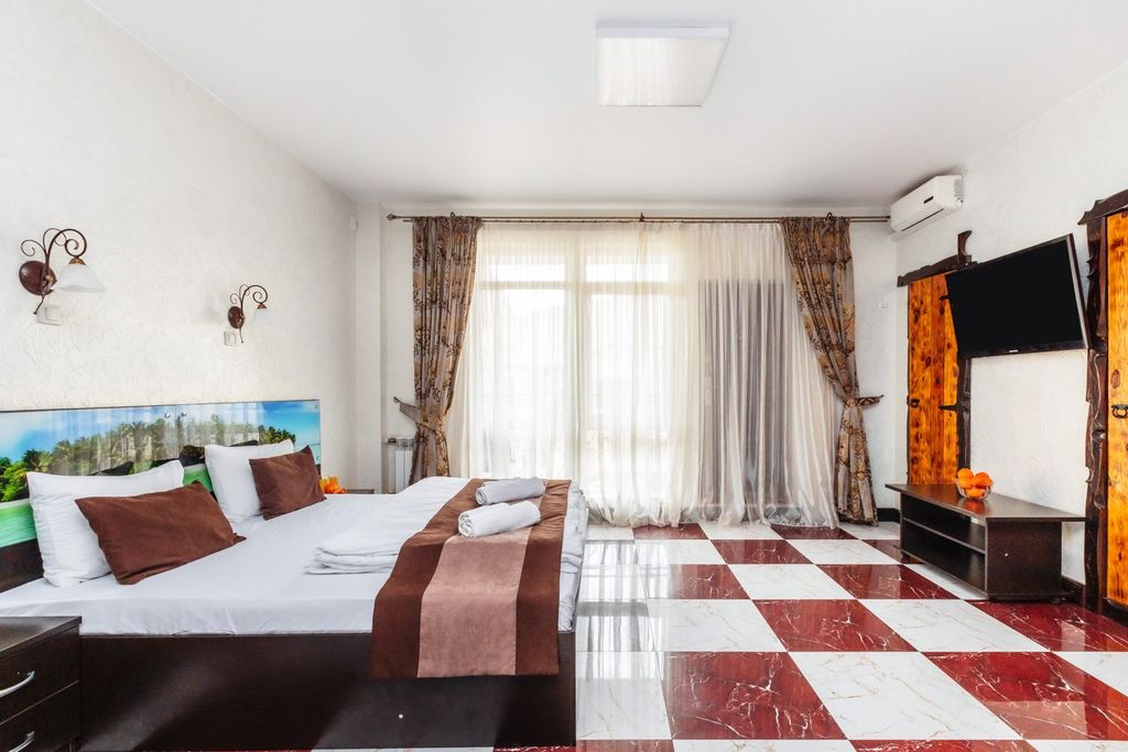 У Оксаны — Четырёхместный номер с балконом