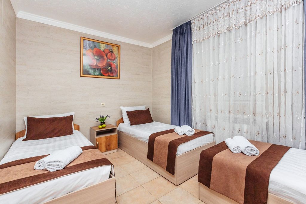 У Оксаны — Апартаменты цоколь-1 этаж