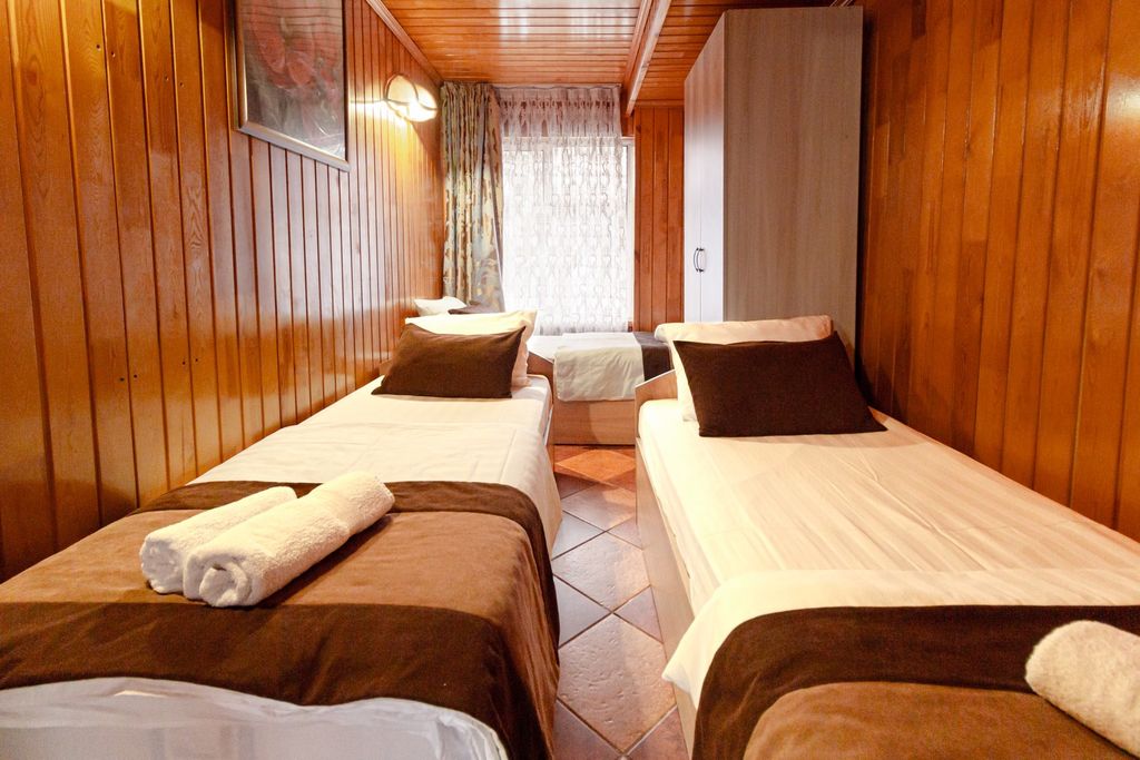 У Оксаны — Апартаменты 2-3 этаж с балконом