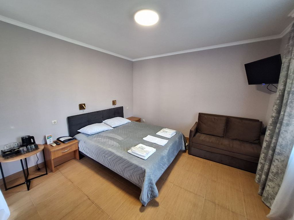 Цитрус — Четырёхместный номер улучшенный с видом на горы