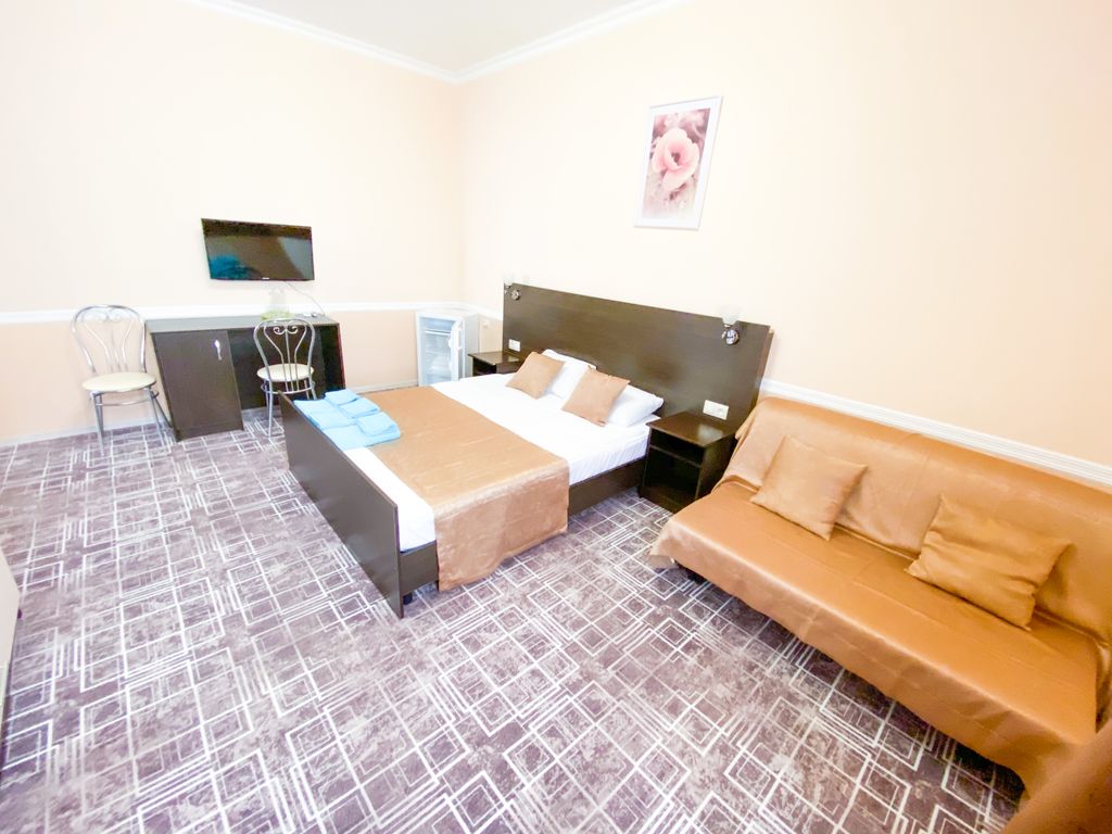 Маячок — Трёхместный номер стандарт