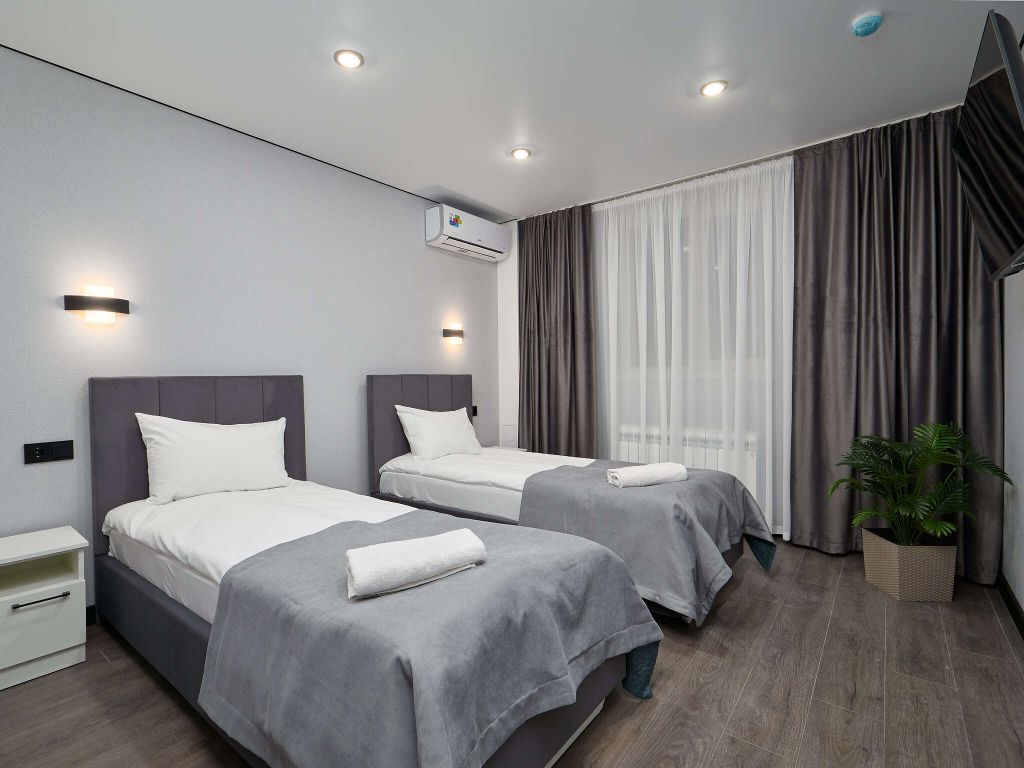 Турист — Семейный номер премиум двухкомнатный 4-местный