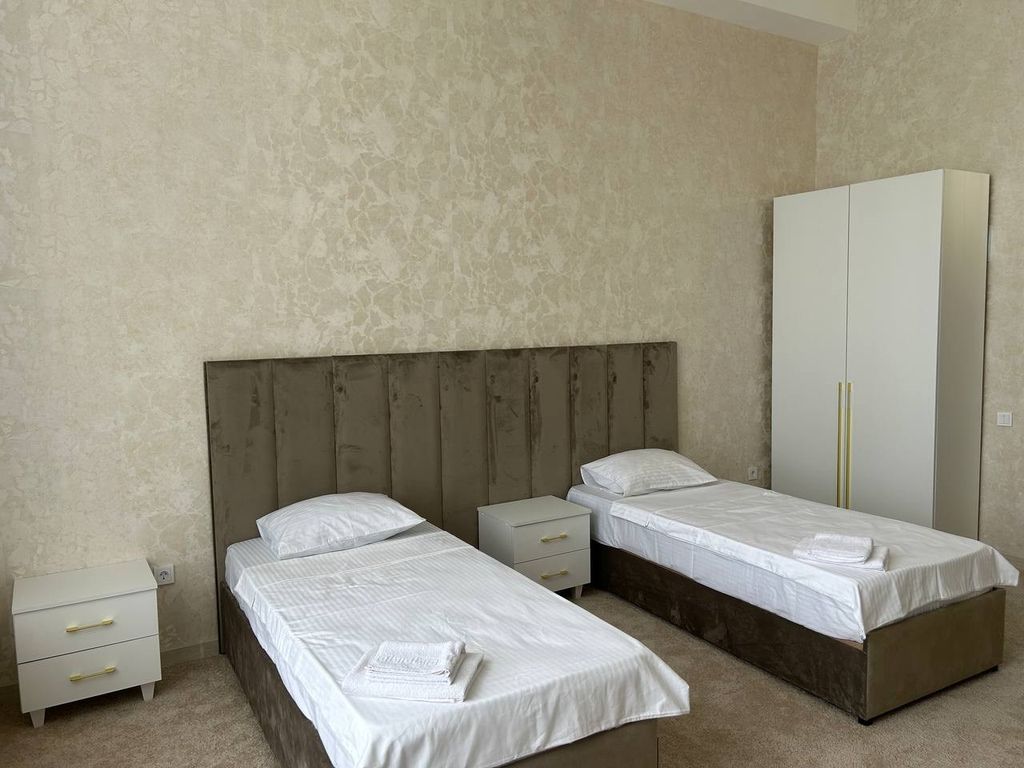 Эмир — Четырёхместный номер делюкс плюс