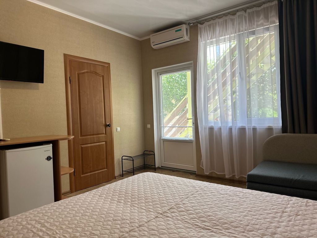 Дюшес — Трёхместный номер Стандартный