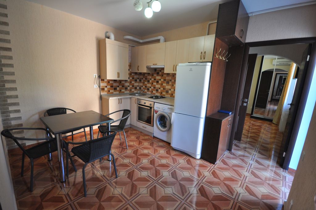 Астра — Апартаменты №3 двухкомнатный с кухней на 1 этаж